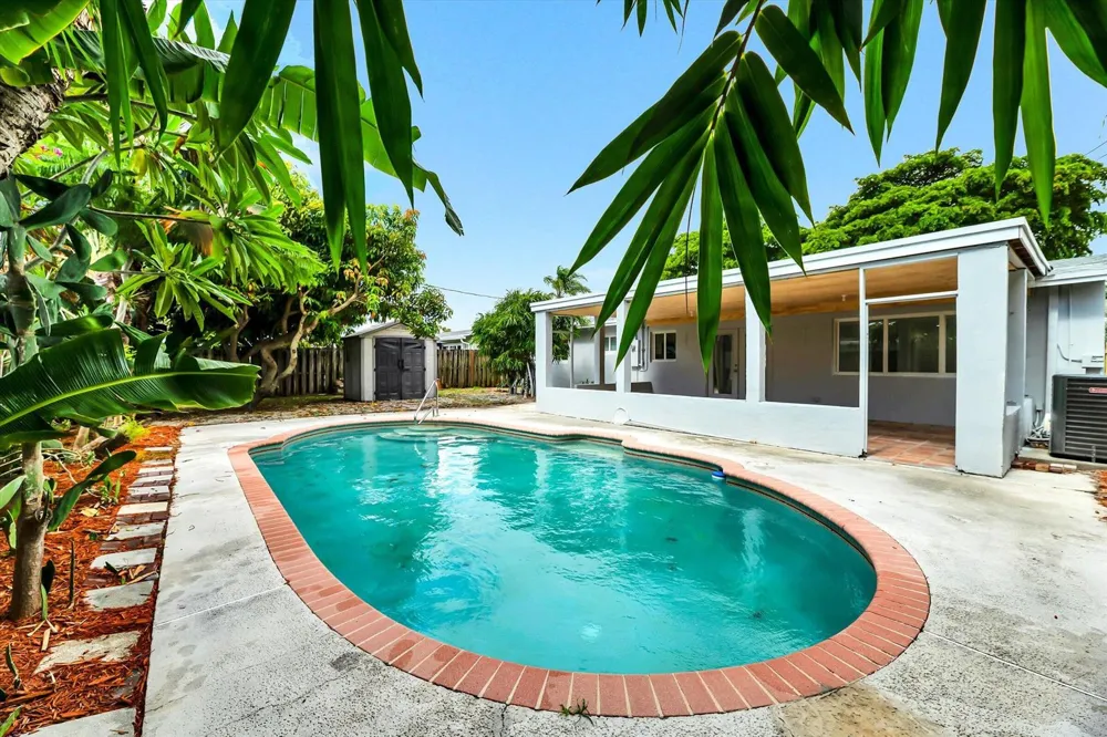 1404 SW 1ST AVENUE Deerfield Beach, FL 33441