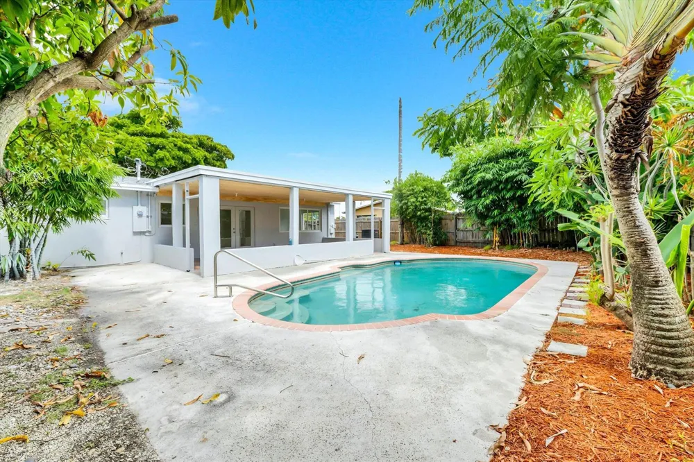 1404 SW 1ST AVENUE Deerfield Beach, FL 33441