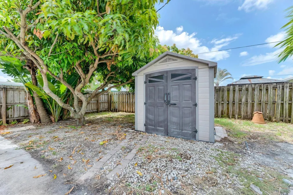 1404 SW 1ST AVENUE Deerfield Beach, FL 33441