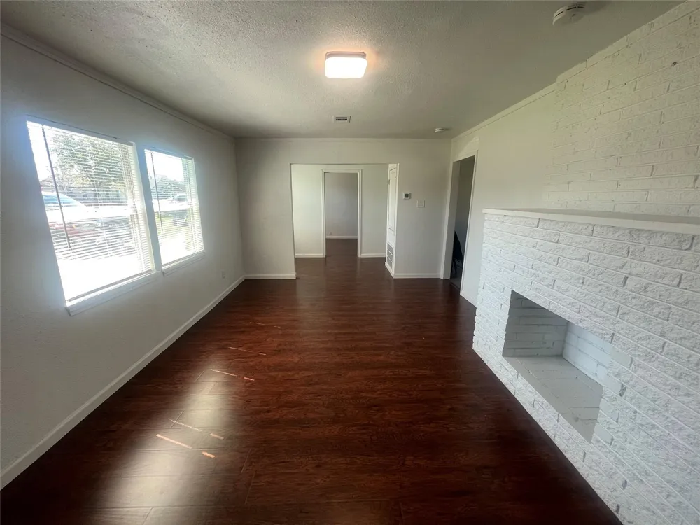 2302 35th Ave N Texas City, TX 77590