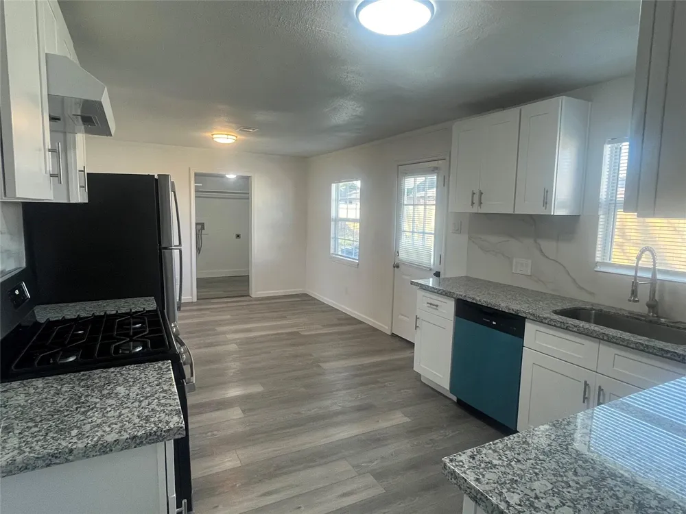 2302 35th Ave N Texas City, TX 77590