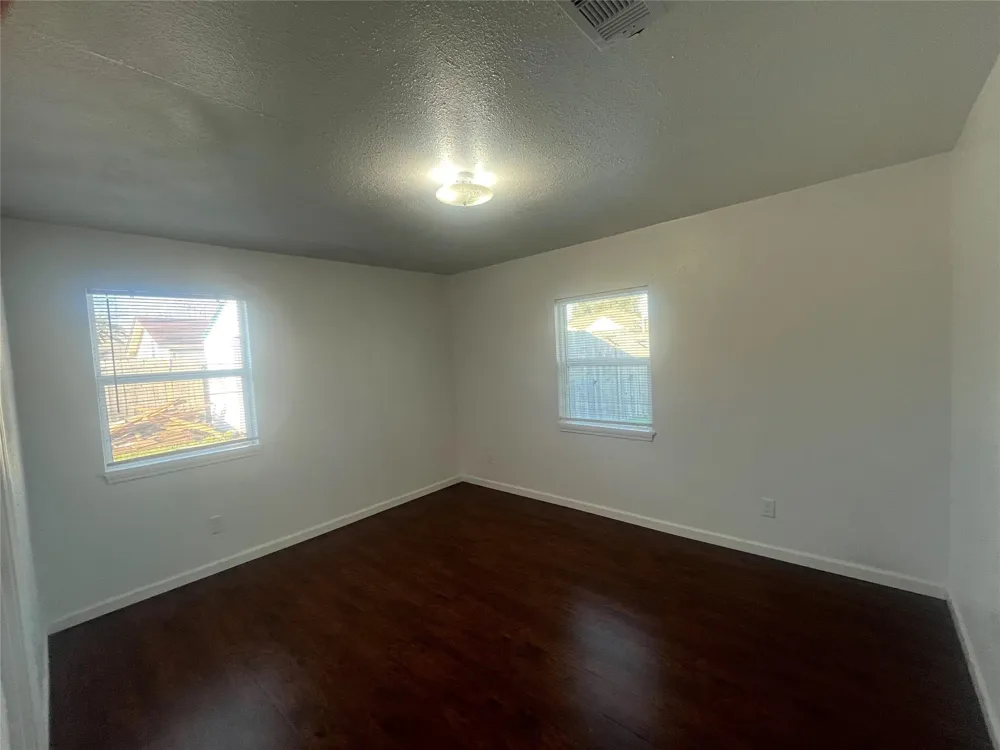 2302 35th Ave N Texas City, TX 77590