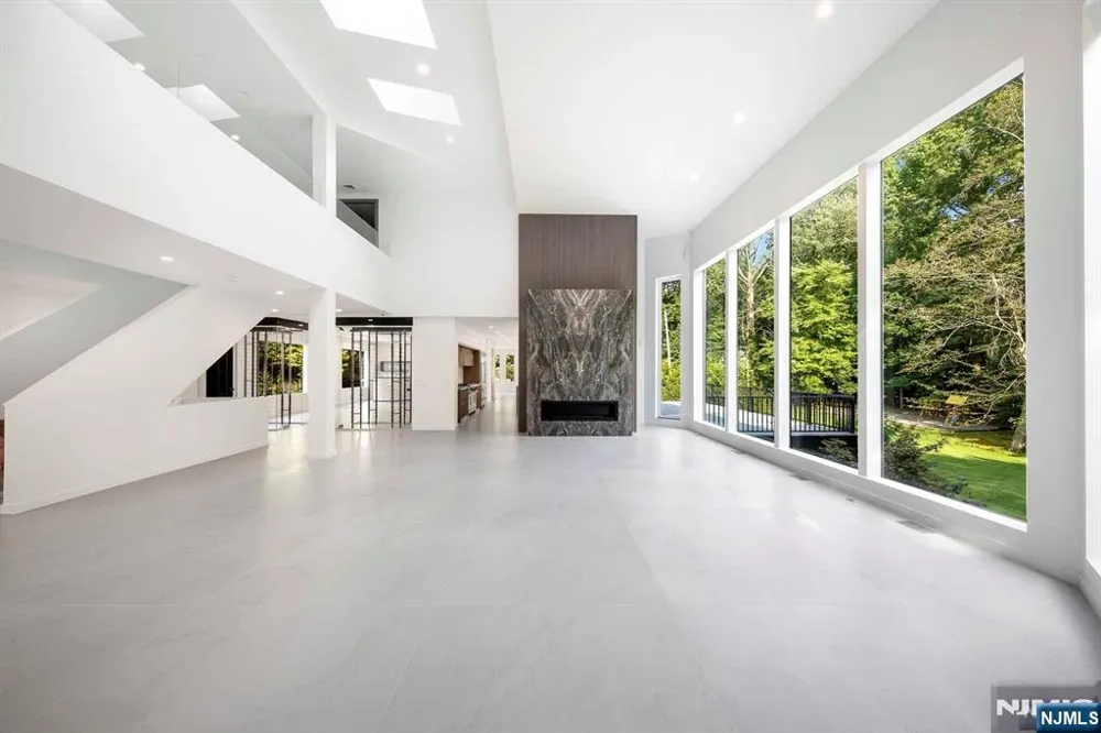 1 Lambs Lane Cresskill, NJ 07626