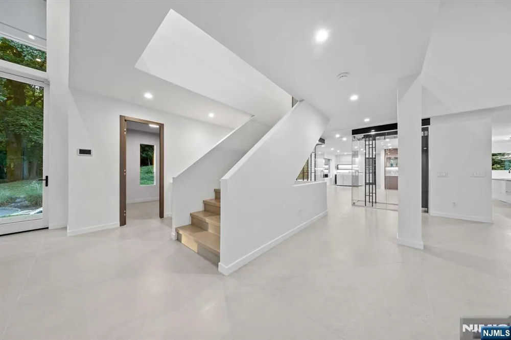 1 Lambs Lane Cresskill, NJ 07626