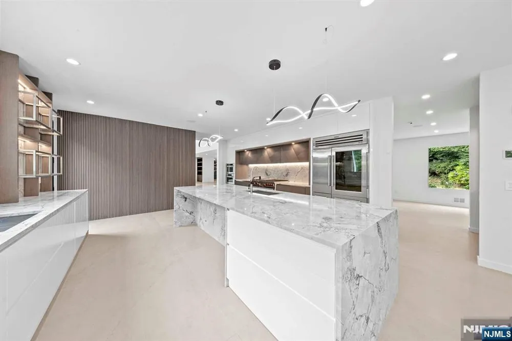 1 Lambs Lane Cresskill, NJ 07626