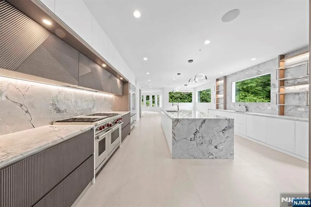 1 Lambs Lane Cresskill, NJ 07626