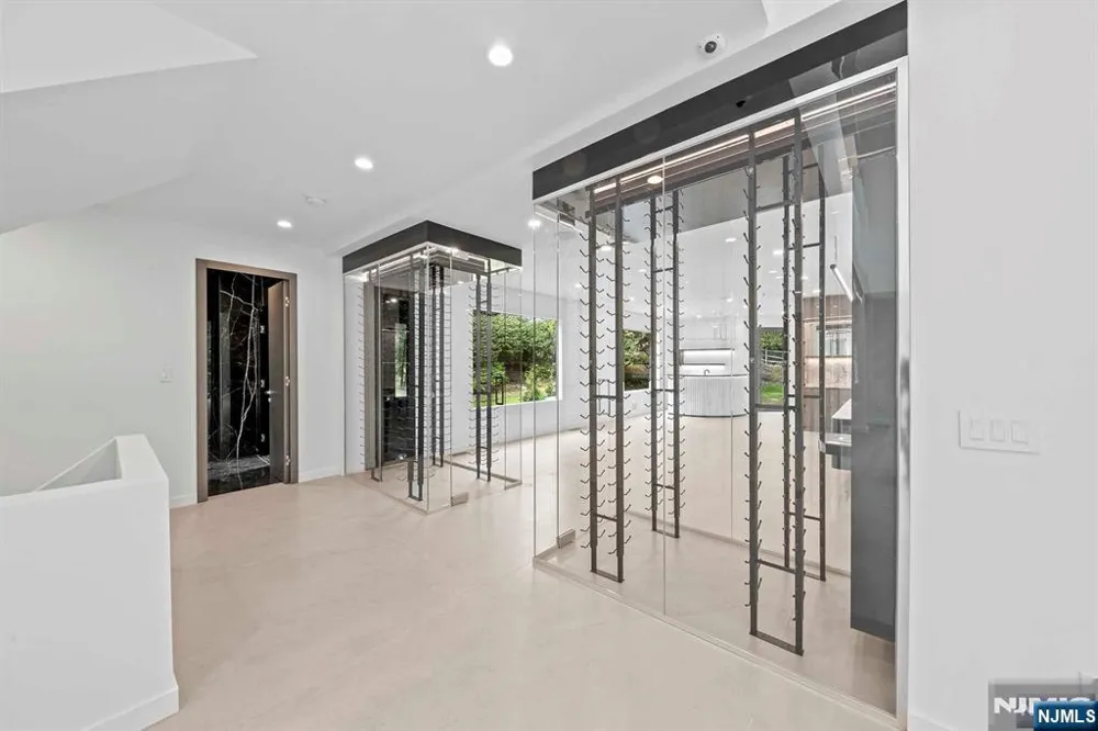 1 Lambs Lane Cresskill, NJ 07626