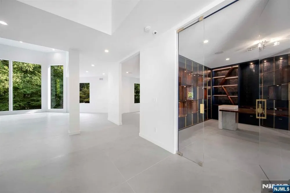 1 Lambs Lane Cresskill, NJ 07626