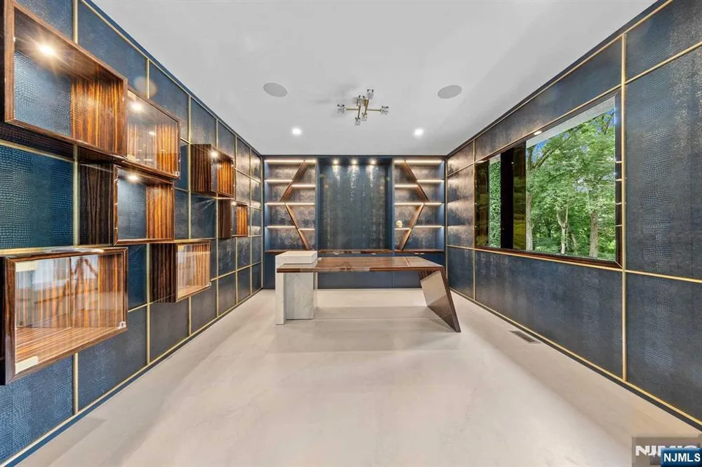 1 Lambs Lane Cresskill, NJ 07626