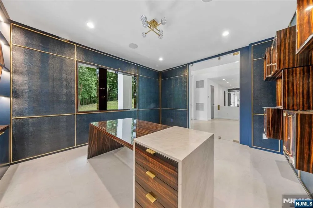 1 Lambs Lane Cresskill, NJ 07626