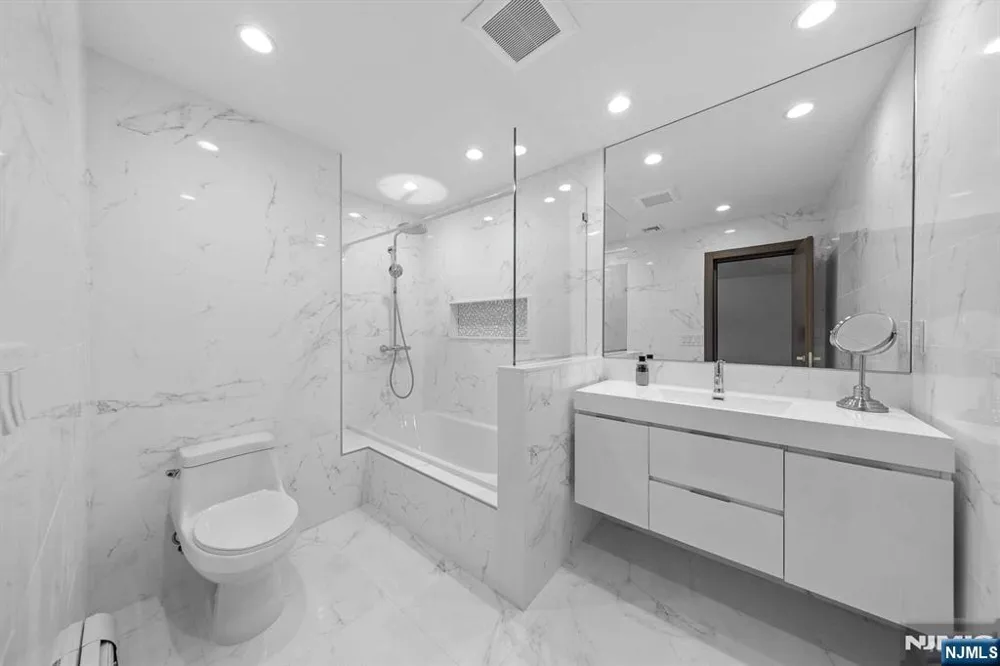1 Lambs Lane Cresskill, NJ 07626