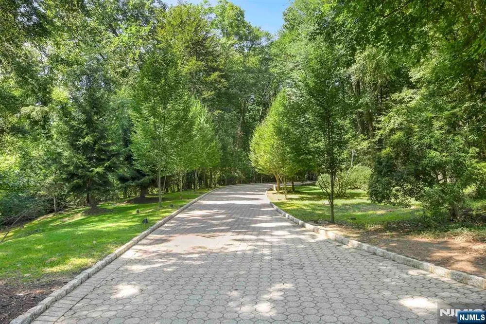 1 Lambs Lane Cresskill, NJ 07626