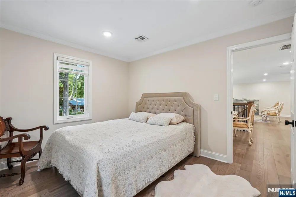 12 Parker Place Upper Saddle River, NJ 07458