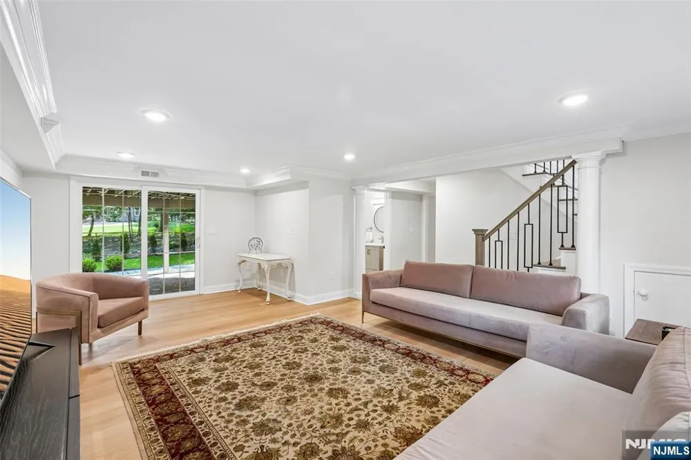 12 Parker Place Upper Saddle River, NJ 07458
