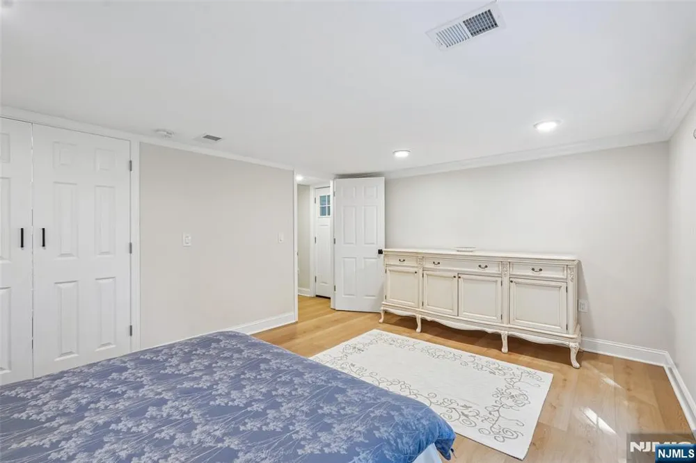 12 Parker Place Upper Saddle River, NJ 07458