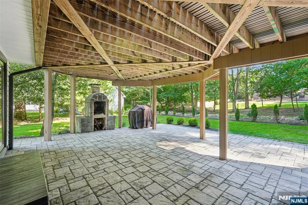12 Parker Place Upper Saddle River, NJ 07458