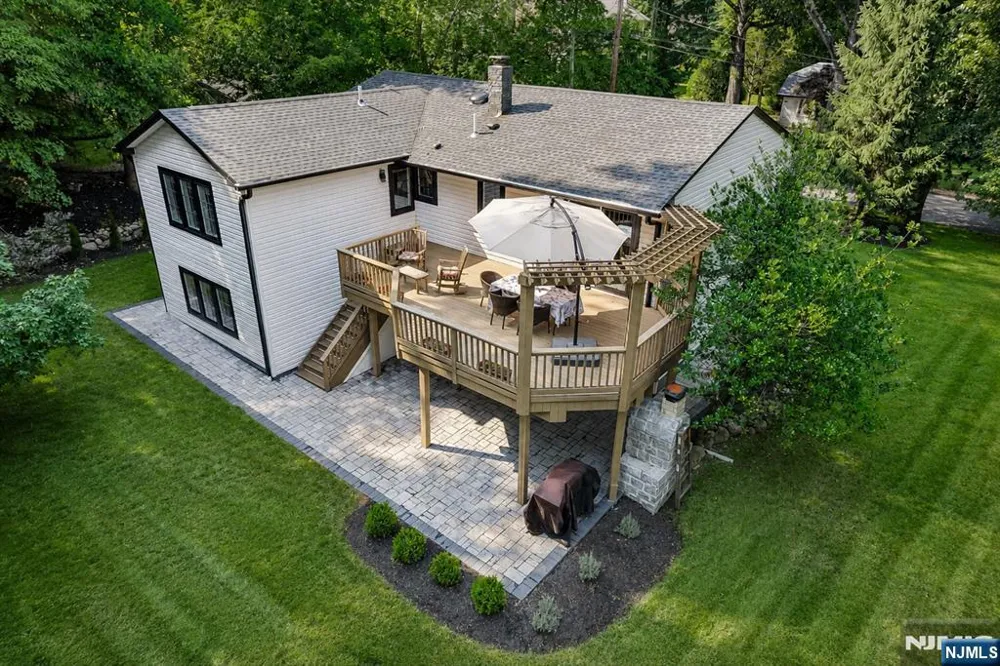 12 Parker Place Upper Saddle River, NJ 07458