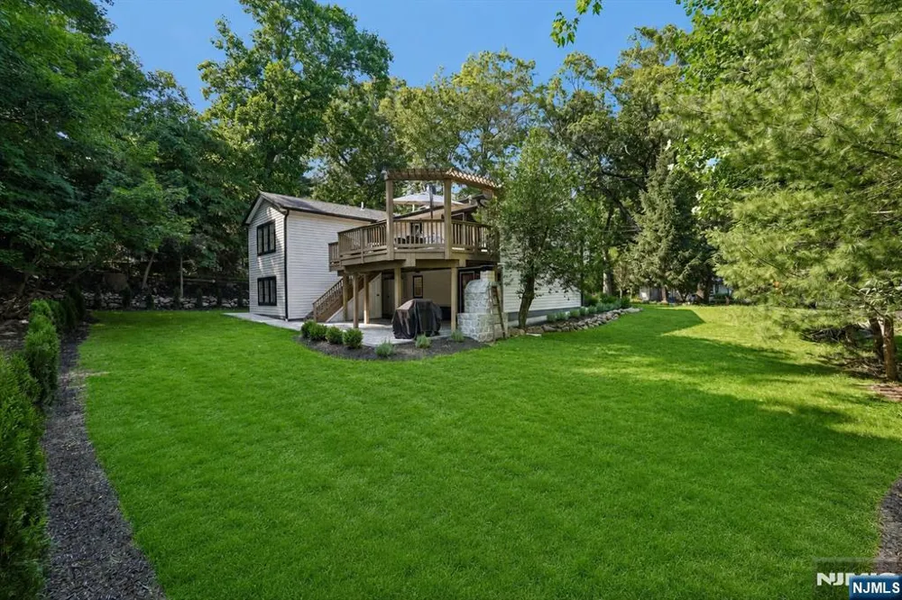 12 Parker Place Upper Saddle River, NJ 07458