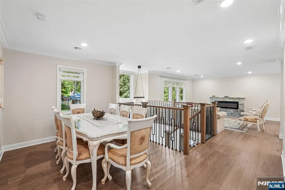 12 Parker Place Upper Saddle River, NJ 07458