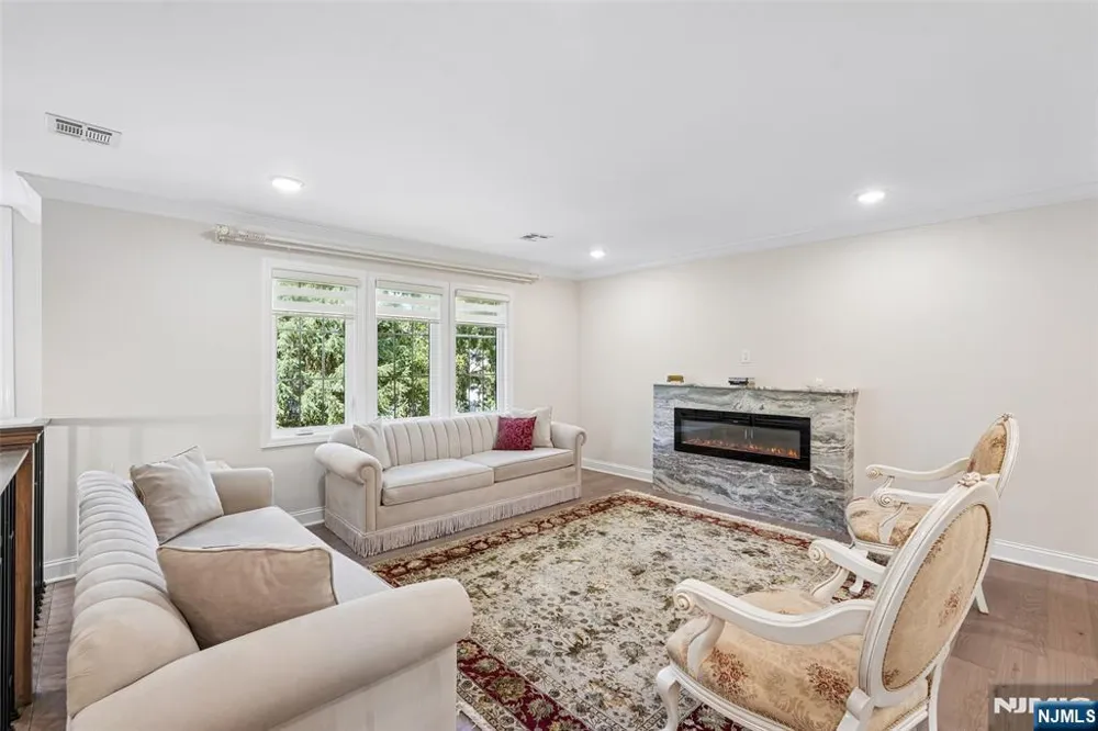 12 Parker Place Upper Saddle River, NJ 07458