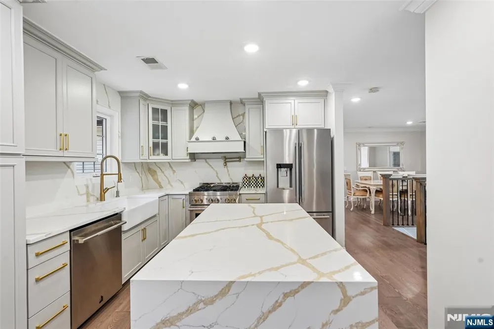 12 Parker Place Upper Saddle River, NJ 07458