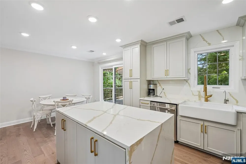12 Parker Place Upper Saddle River, NJ 07458