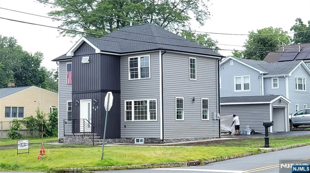 135 Lake Shore Drive Morris Township, NJ 07054