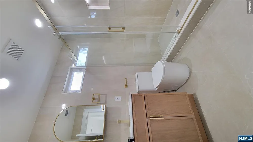 135 Lake Shore Drive Morris Township, NJ 07054