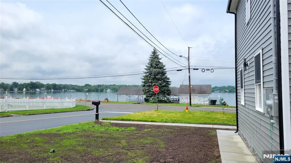 135 Lake Shore Drive Morris Township, NJ 07054