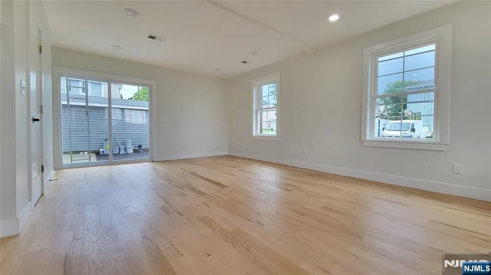 135 Lake Shore Drive Morris Township, NJ 07054