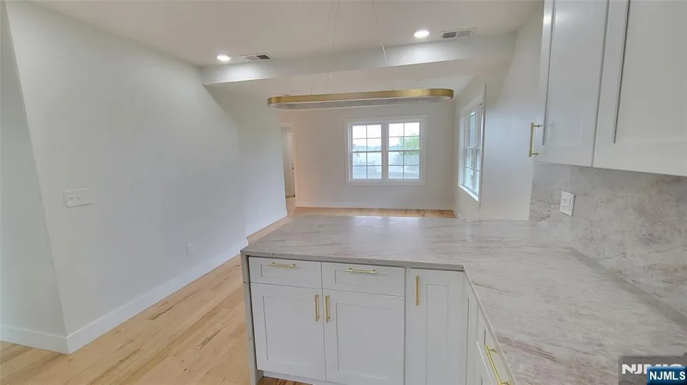 135 Lake Shore Drive Morris Township, NJ 07054