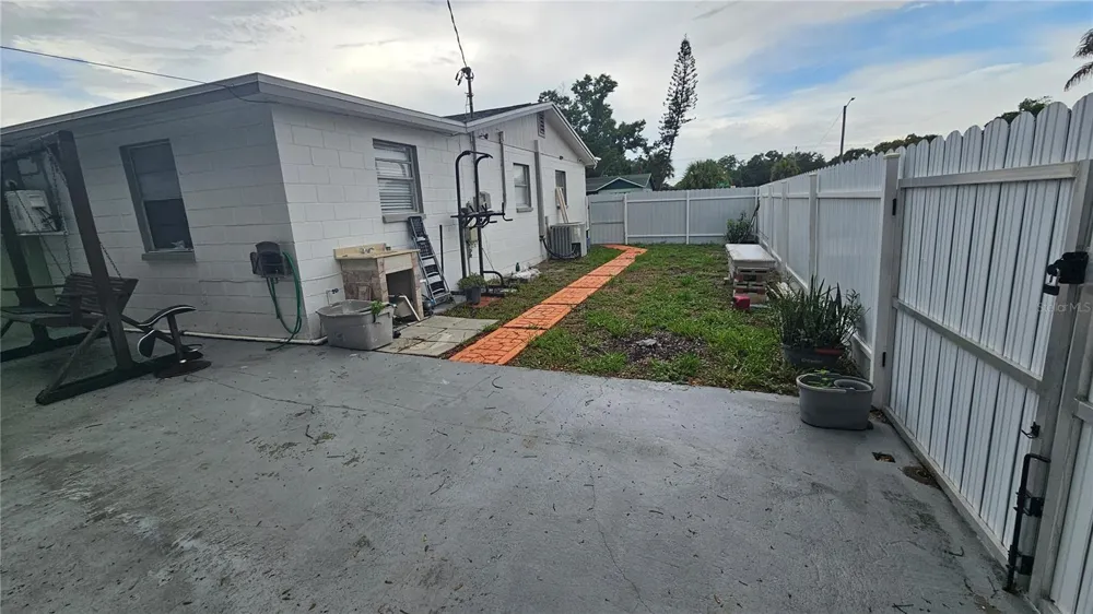 3502 LIBBY LOOP Tampa, FL 33619