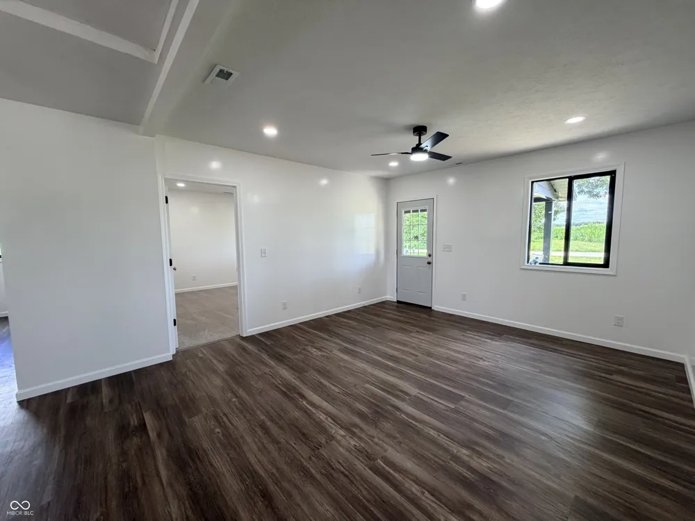4204 S Kingman Road Kingman, IN 47952