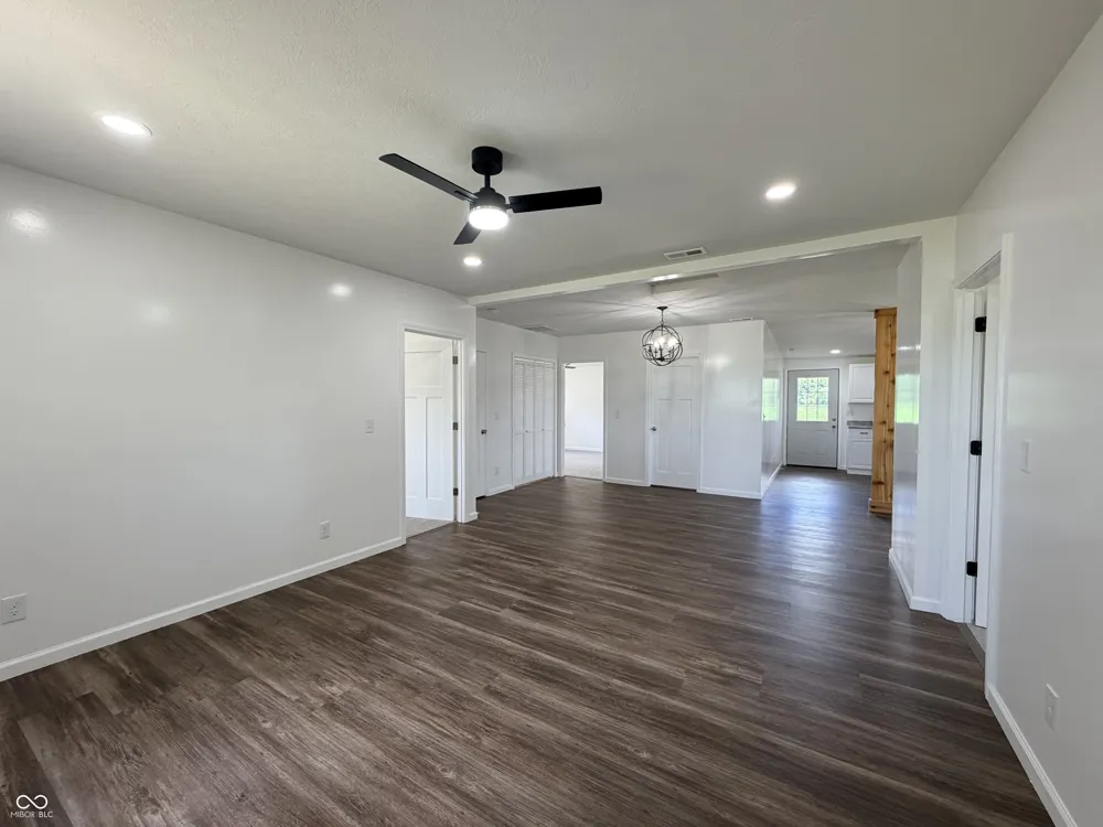 4204 S Kingman Road Kingman, IN 47952