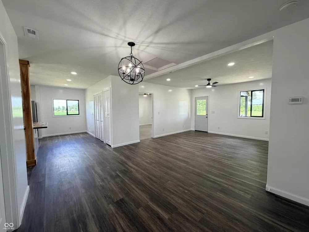 4204 S Kingman Road Kingman, IN 47952