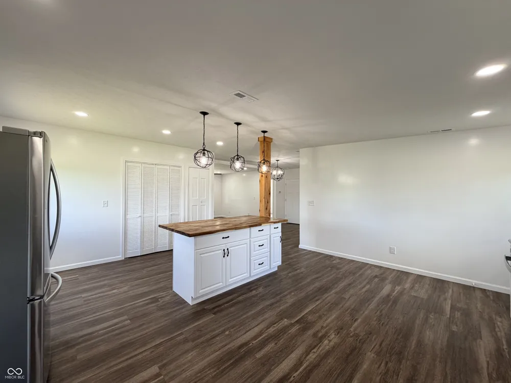 4204 S Kingman Road Kingman, IN 47952