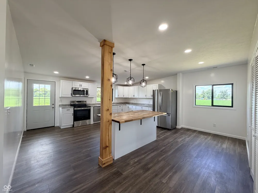 4204 S Kingman Road Kingman, IN 47952