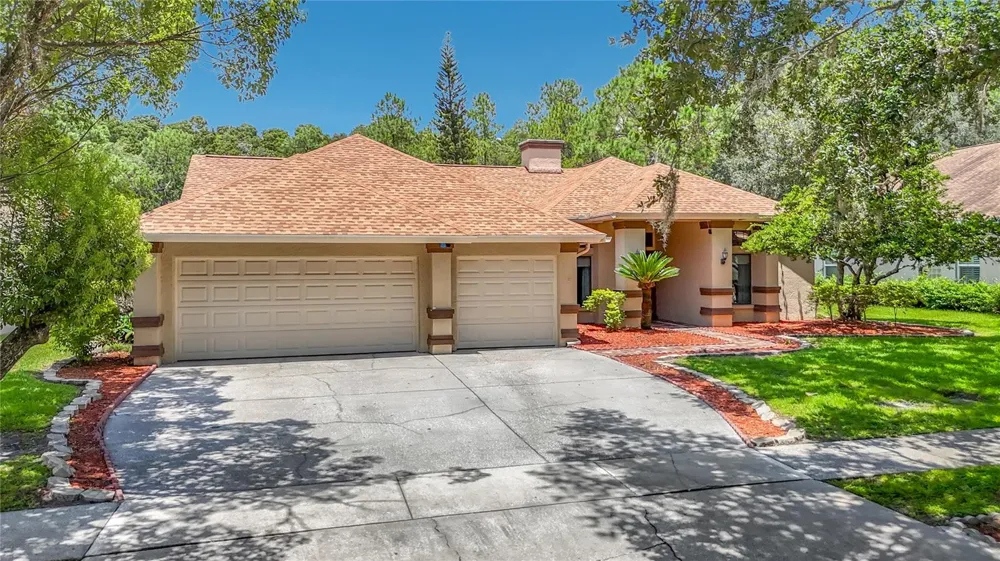 16040 PENWOOD DRIVE Tampa, FL 33647