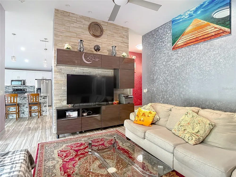 16040 PENWOOD DRIVE Tampa, FL 33647