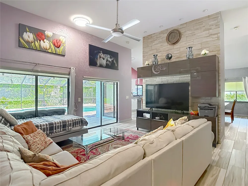 16040 PENWOOD DRIVE Tampa, FL 33647