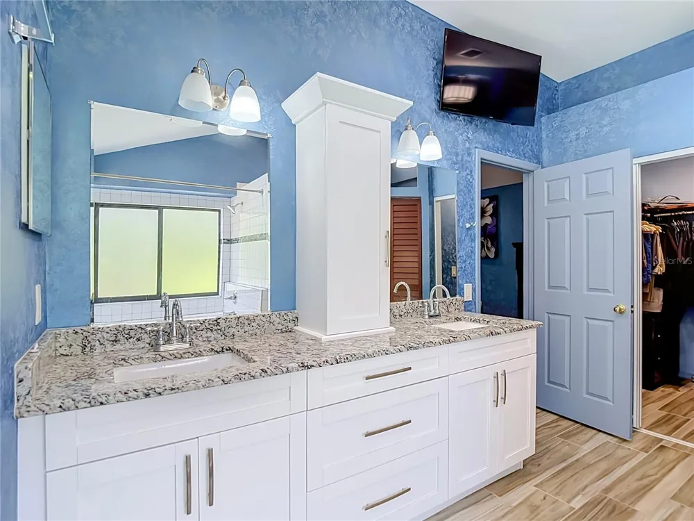 16040 PENWOOD DRIVE Tampa, FL 33647
