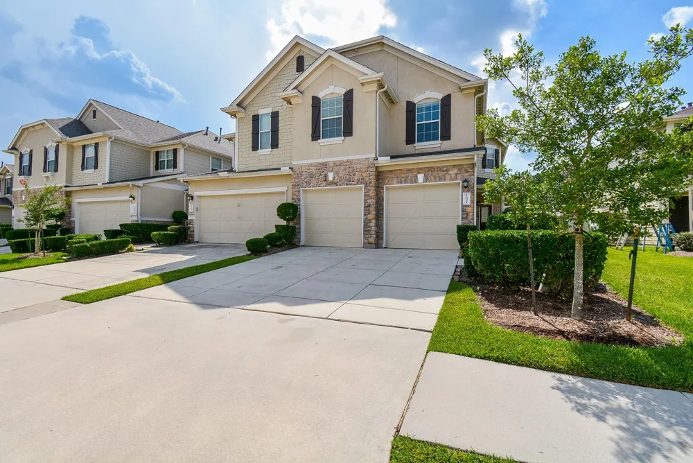 16021 Summerville Lake Drive Tomball, TX 77377