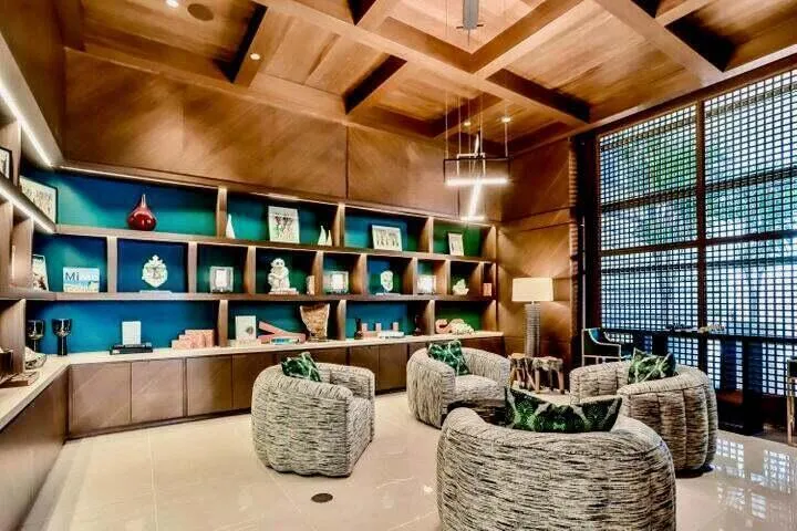 5875 COLLINS AVENUE #1606 Miami Beach, FL 33140
