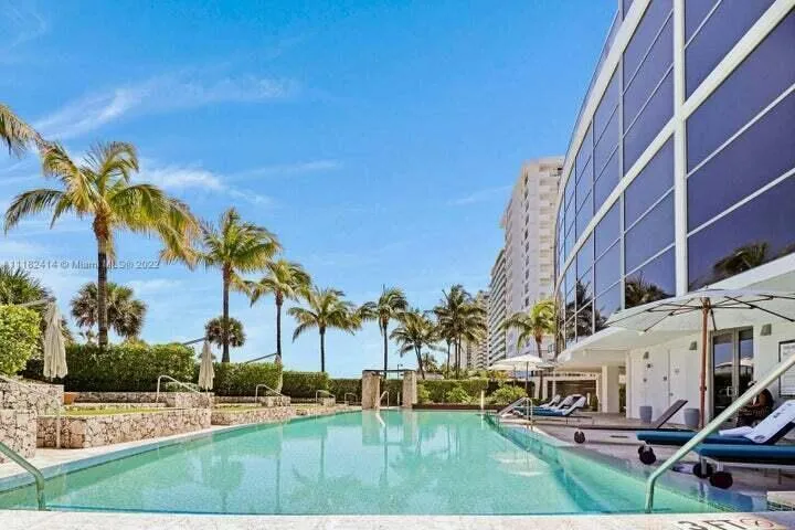 5875 COLLINS AVENUE #1606 Miami Beach, FL 33140