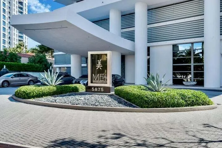 5875 COLLINS AVENUE #1606 Miami Beach, FL 33140