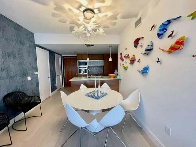 5875 COLLINS AVENUE #1606 Miami Beach, FL 33140