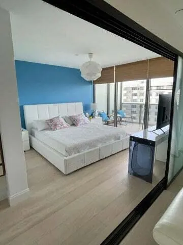 5875 COLLINS AVENUE #1606 Miami Beach, FL 33140