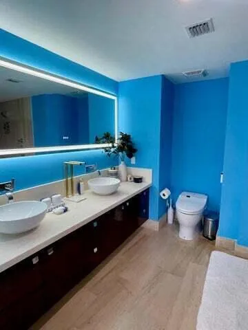 5875 COLLINS AVENUE #1606 Miami Beach, FL 33140