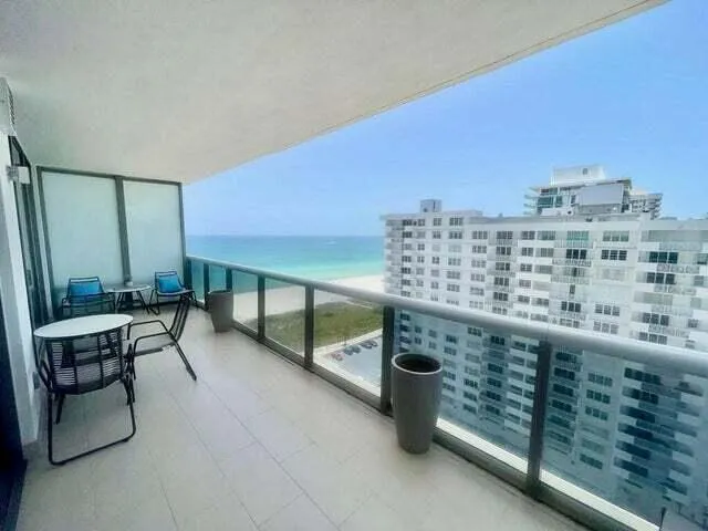 5875 COLLINS AVENUE #1606 Miami Beach, FL 33140