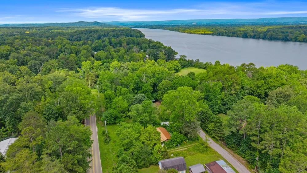 195 Crisp Lane Decatur, TN 37322